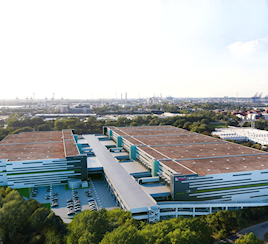 Erstes zweigeschossiges Gewerbe- und Logistikzentrum in Deutschland